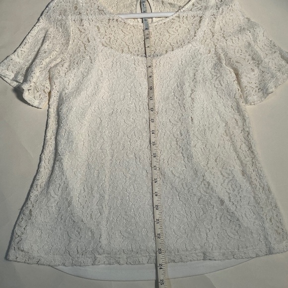 Ricki’s Cream Coloured Lacey Short Sleeved Top with Built-in Camisole, Medium - Picture 4 of 5